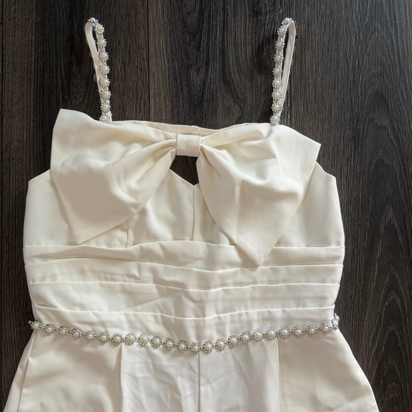 ChicMe White Pearl Strap Bow Wide Leg Jumpsuit Size M Elegant Wedding Easter - Picture 4 of 16